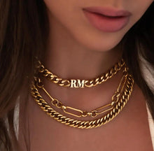 Cargar imagen en el visor de la galería, Collar con iniciales