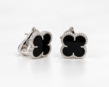 Cargar imagen en el visor de la galería, Black trebol earrings
