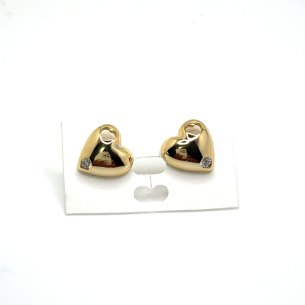 Aretes pegados de corazón