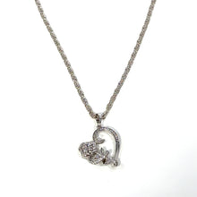 Cargar imagen en el visor de la galería, Silver heart with rose
