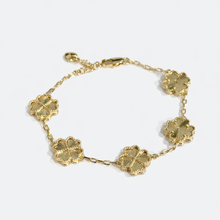 Cargar imagen en el visor de la galería, Flower clover gold plated 14 k 6 1/2 mas extension
