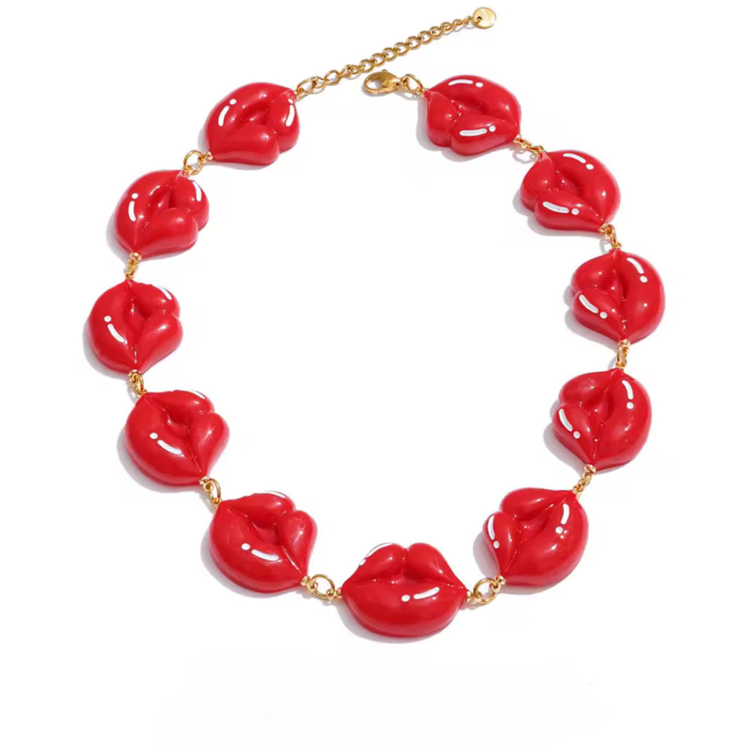 Collar de labios hecho de resina