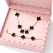 Cargar imagen en el visor de la galería, Set clover de tres piezas gold plated 14 k
