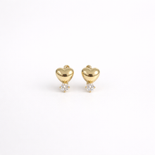 Cargar imagen en el visor de la galería, Heart Huggie gold plated 14 k
