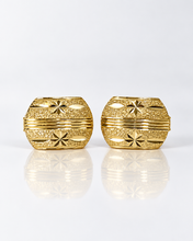 Cargar imagen en el visor de la galería, Clip earrings gold plated 14 k
