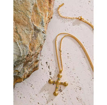 Cargar imagen en el visor de la galería, Cross necklace stainless Steel estilo vintage
