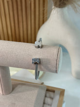 Cargar imagen en el visor de la galería, Silver bangle ajustable
