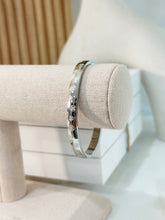 Cargar imagen en el visor de la galería, Silver Bangle carti Stainless Steel s/m
