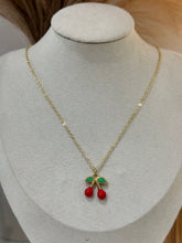 Cargar imagen en el visor de la galería, Mini cherry necklace
