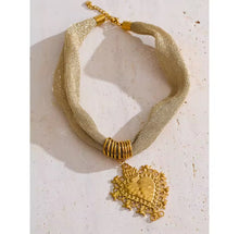 Cargar imagen en el visor de la galería, Gold Bandana con sagrado corazón
