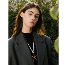 Cargar imagen en el visor de la galería, Big Starfish with paper clip necklace
