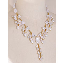Cargar imagen en el visor de la galería, Collar de perlas en tendencia
