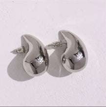 Cargar imagen en el visor de la galería, Drop Earrings silver
