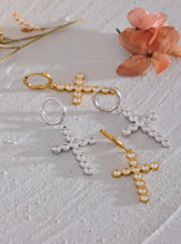 Cargar imagen en el visor de la galería, Gold Cross Earrings
