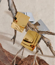Cargar imagen en el visor de la galería, Square Earrings
