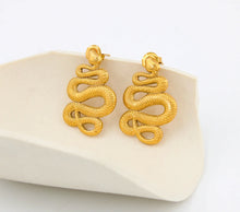 Cargar imagen en el visor de la galería, Snake Earrings
