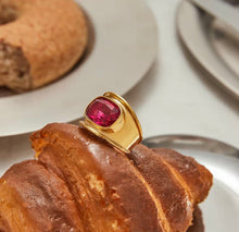 Cargar imagen en el visor de la galería, Mangenta Ring
