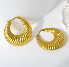 Cargar imagen en el visor de la galería, Leya hoops
