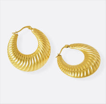 Cargar imagen en el visor de la galería, Leya hoops
