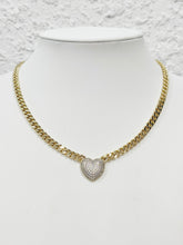 Cargar imagen en el visor de la galería, Cuban link with heart
