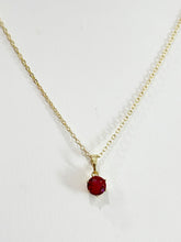 Cargar imagen en el visor de la galería, Ruby stone necklace
