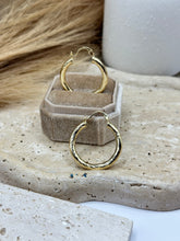 Cargar imagen en el visor de la galería, Cuban Earrings ( Algollas medianas)
