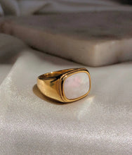 Cargar imagen en el visor de la galería, Shell Natural Ring
