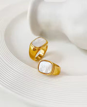 Cargar imagen en el visor de la galería, Shell Natural Ring
