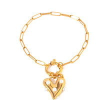 Cargar imagen en el visor de la galería, Pulsera paper clip con corazón
