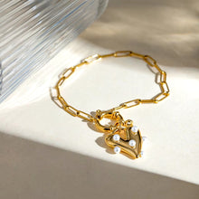 Cargar imagen en el visor de la galería, Pulsera paper clip con corazón

