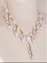 Cargar imagen en el visor de la galería, Collar de perlas en tendencia
