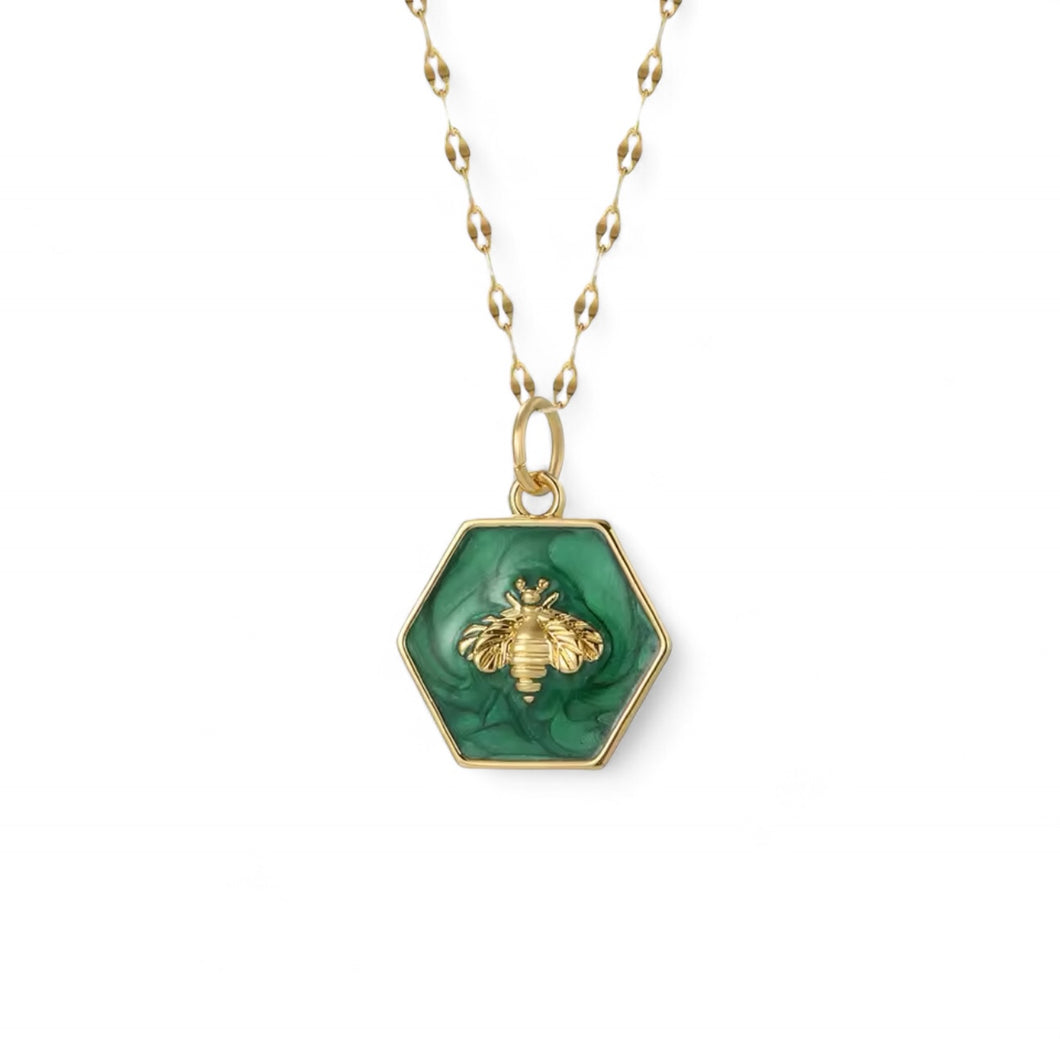 Pendant green necklace