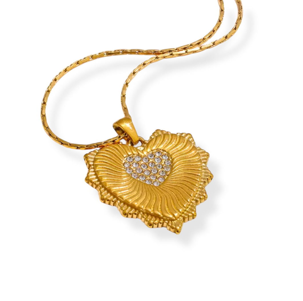 Cadena fina con colgante de corazón con circonia