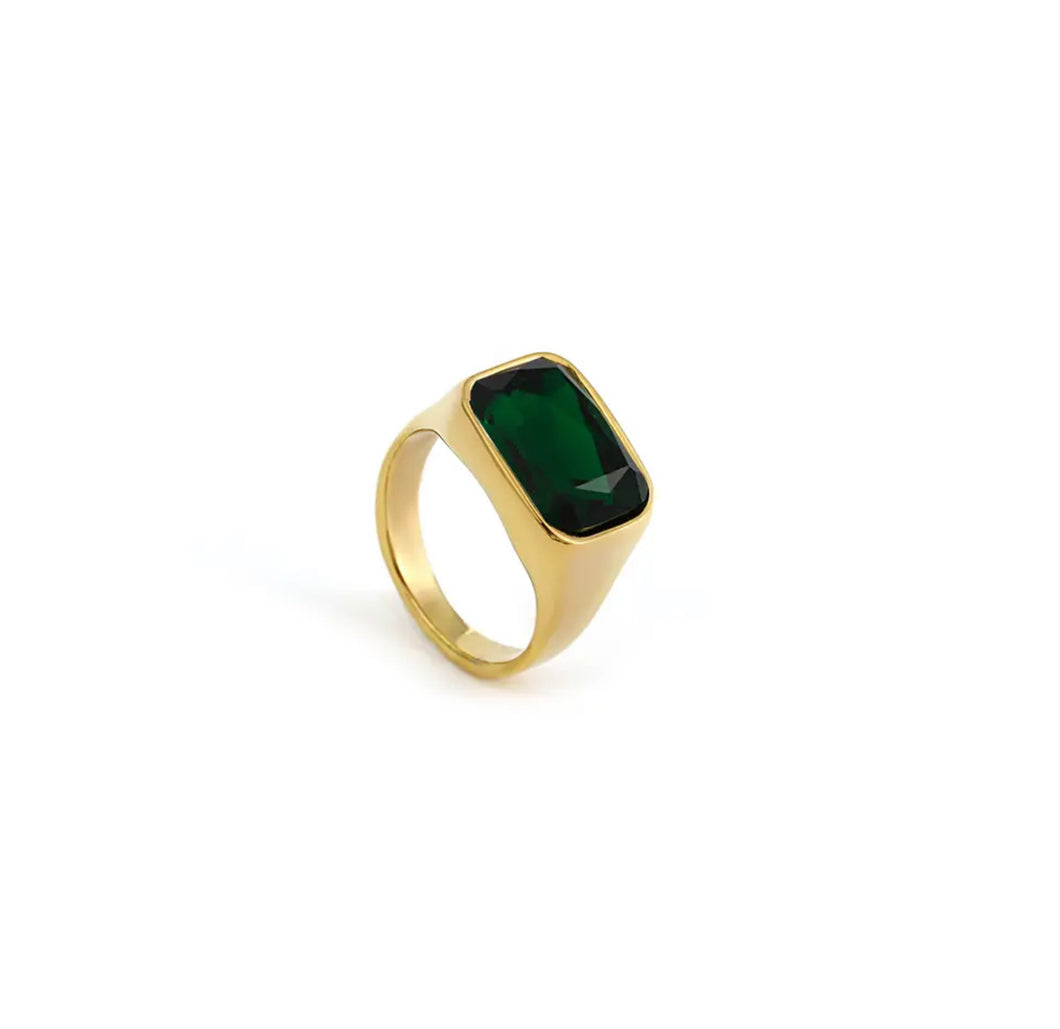 Esmerald square Ring