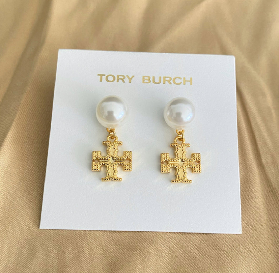 Tori Aretes