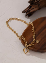 Cargar imagen en el visor de la galería, Rolo Heart Necklace
