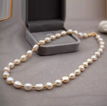 Cargar imagen en el visor de la galería, Collar de perlas naturales
